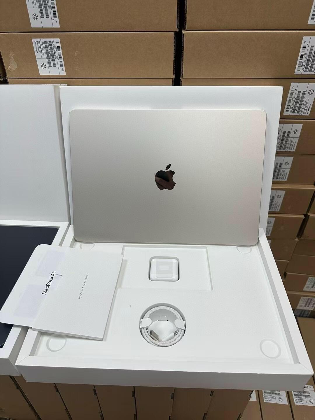 Apple Apple 14-inch MacBook Pro with M5 chip, 10 core CPU and 10 core GPU, 16GB Memory, 512GB SSD